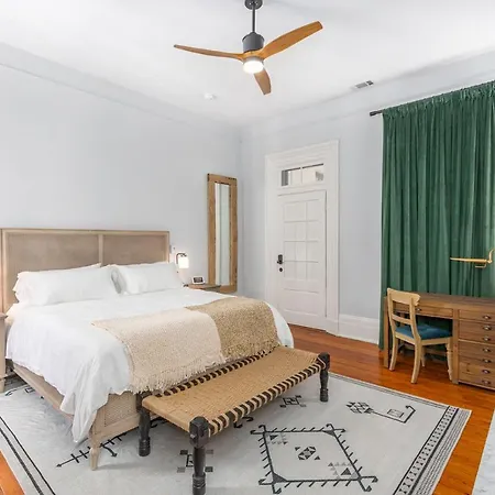 Bellwether House Bed & Breakfast Savannah Exterior photo
