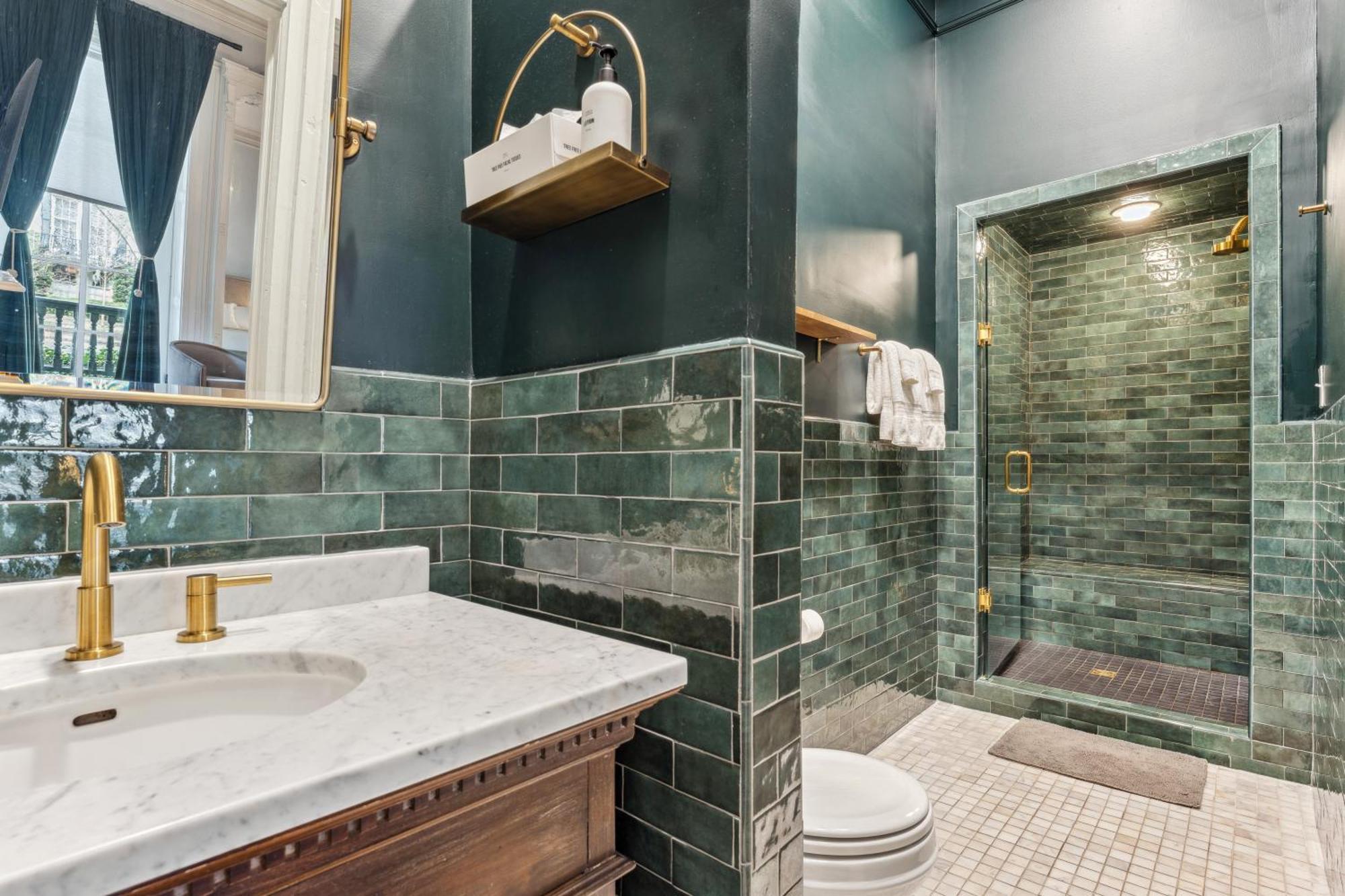 Bed & Breakfast Bellwether House