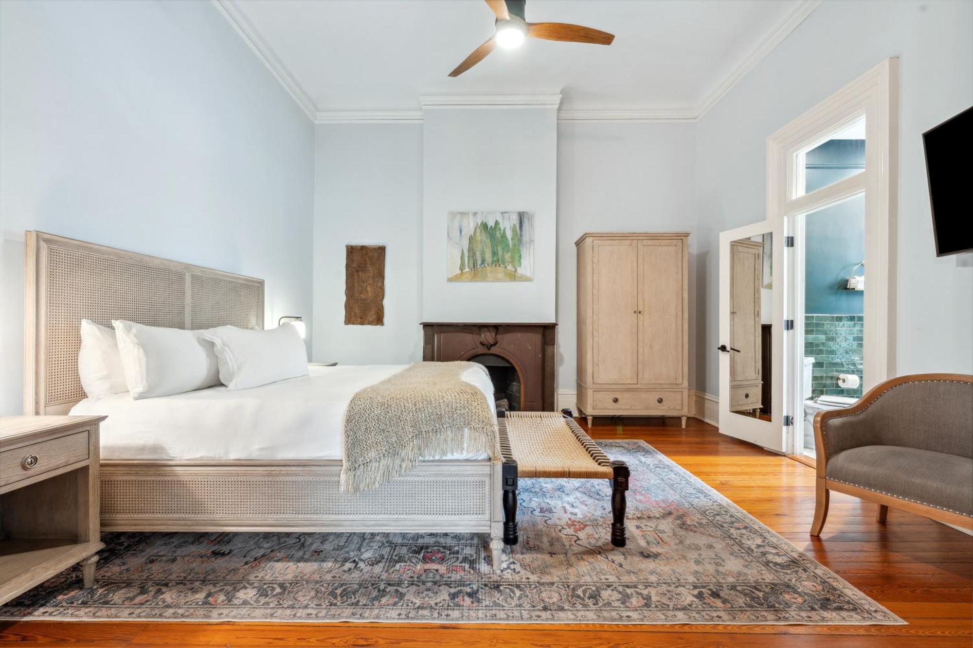 Bed & Breakfast Bellwether House